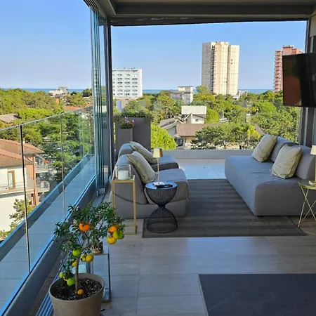 Attico Esclusivo A 300m Dal Mare Apartment *